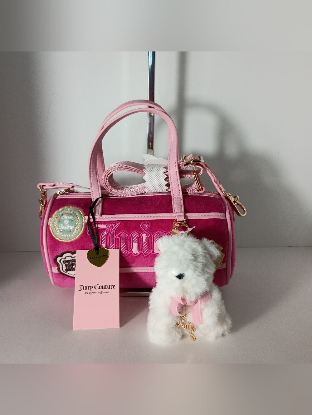 Juicy Couture Exclusive Raspberry/ Pink Velvet Barrel Bag with Fur Charm - Picture 3 of 12